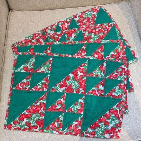 Vintage Hand Stitched Quilted Strawberry Placemats Set of 4 - Picture 4 of 12